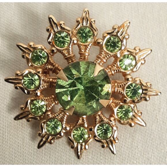Green Rhinestone Atomic Star Burst Brooch On Gold Tone Metal - Picture 3 of 6